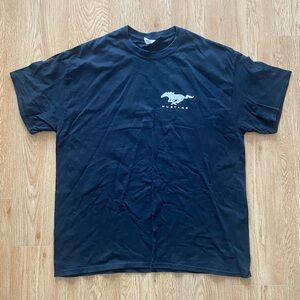 Mens black vintage Ford Mustang tshirt size L